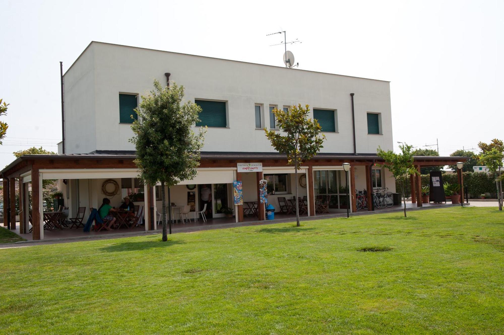 Residence Borgomare Albenga Exterior photo