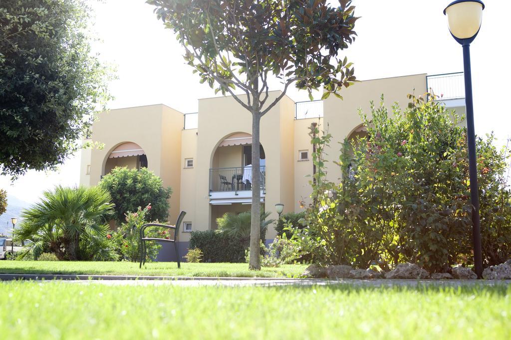 Residence Borgomare Albenga Exterior photo